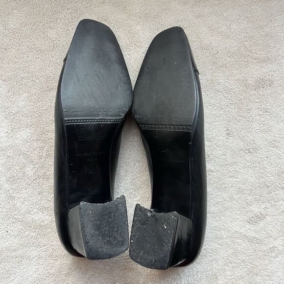 Etienne Aigner Siena Black Leather & Patent Leather Cap Toe Block Heel Pump 7.5 - Picture 10 of 16